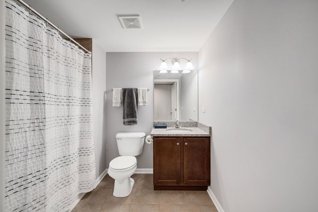 8505 Woodward Avenue 102, Woodridge, IL 60517