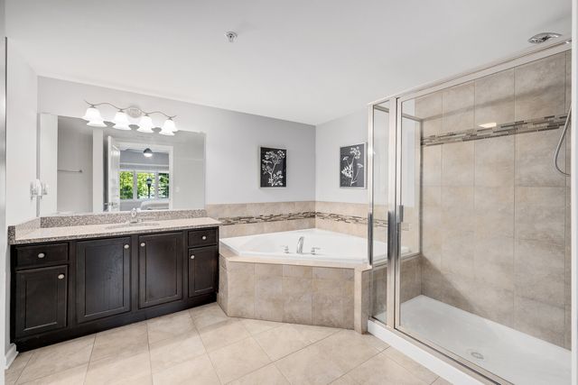 8505 Woodward Avenue 102, Woodridge, IL 60517