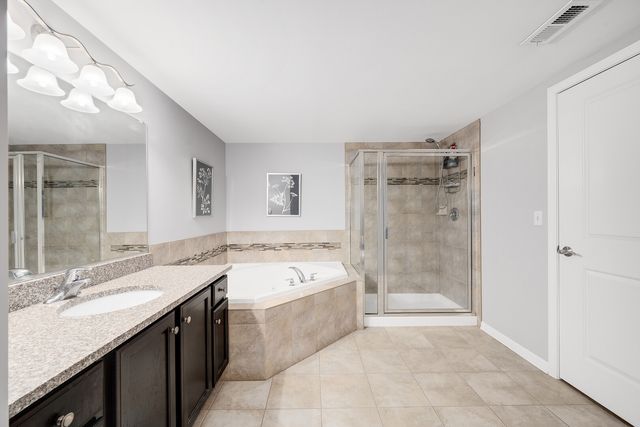 8505 Woodward Avenue 102, Woodridge, IL 60517