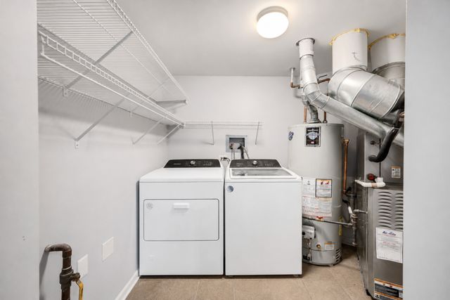 8505 Woodward Avenue 102, Woodridge, IL 60517