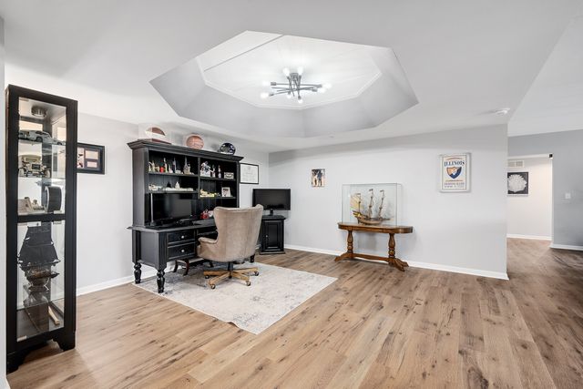 8505 Woodward Avenue 102, Woodridge, IL 60517