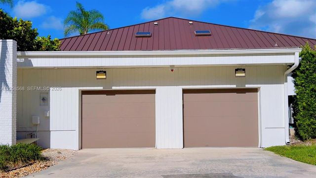8925 SW 102nd Ter, Miami, FL 33176