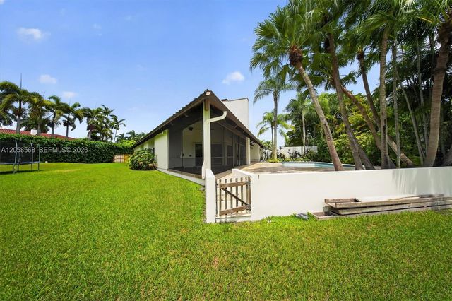 8925 SW 102nd Ter, Miami, FL 33176