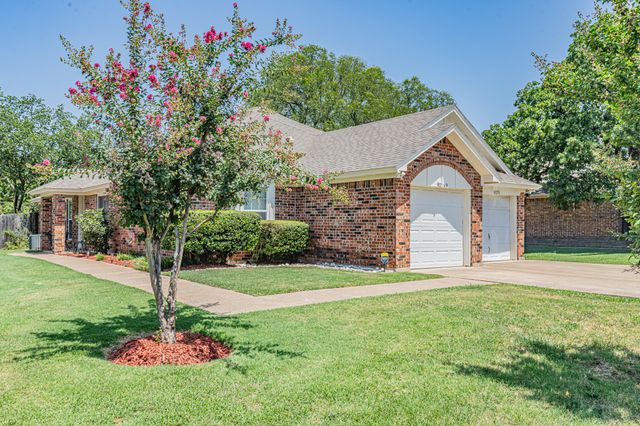 9269 & 9271 Meandering Drive, North Richland Hills, TX 76182
