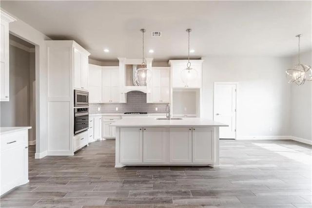 1124 Colonial Avenue, Tuttle, OK 73089