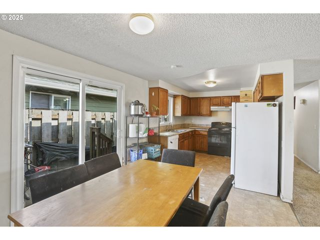 534 N 11TH St, St Helens, OR 97051