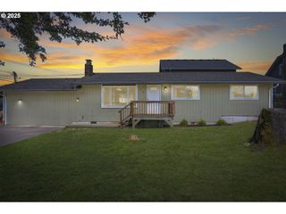 534 N 11TH St, St Helens, OR 97051