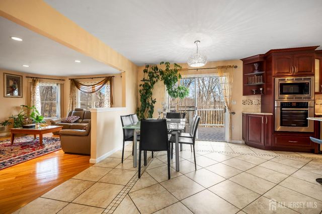 41 Addington Court, East Brunswick, NJ 08816