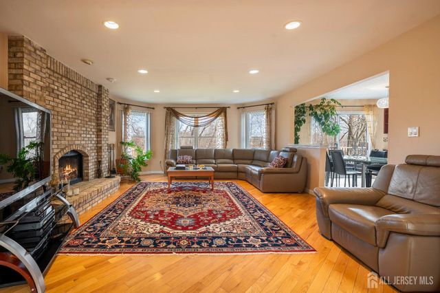 41 Addington Court, East Brunswick, NJ 08816