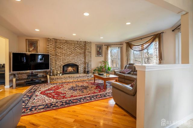 41 Addington Court, East Brunswick, NJ 08816