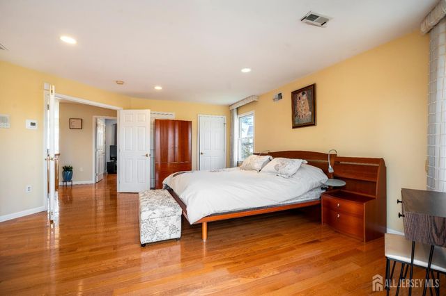 41 Addington Court, East Brunswick, NJ 08816