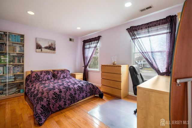 41 Addington Court, East Brunswick, NJ 08816