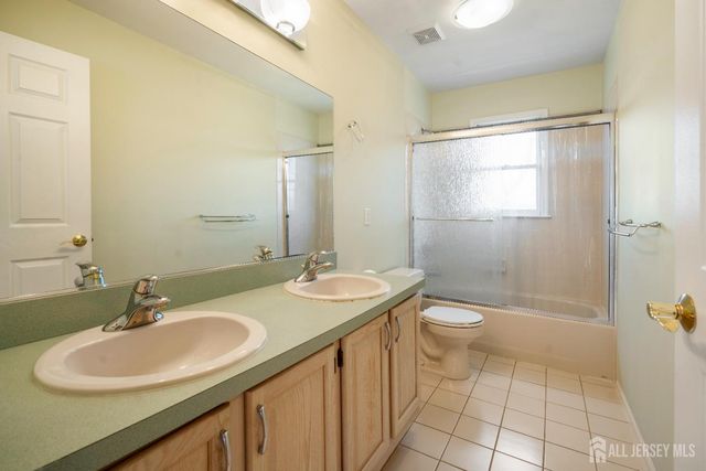 41 Addington Court, East Brunswick, NJ 08816
