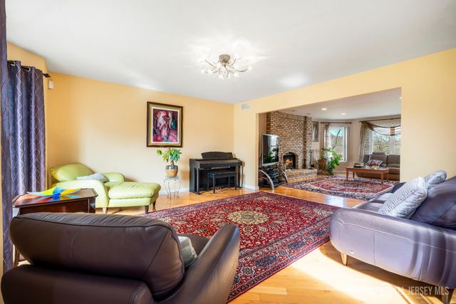 41 Addington Court, East Brunswick, NJ 08816