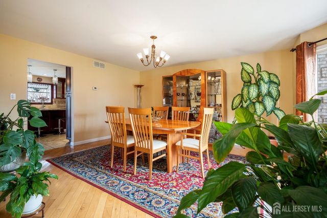41 Addington Court, East Brunswick, NJ 08816