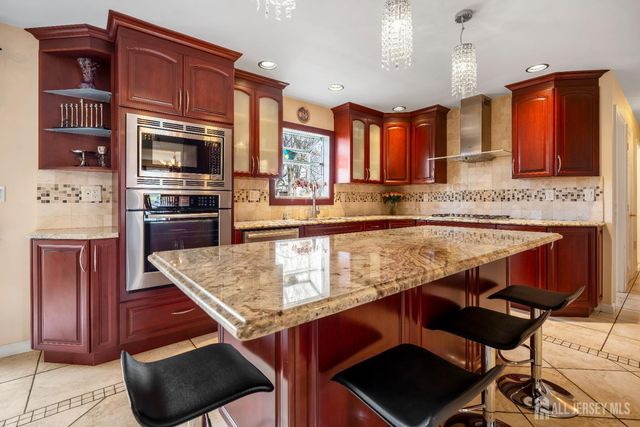 41 Addington Court, East Brunswick, NJ 08816