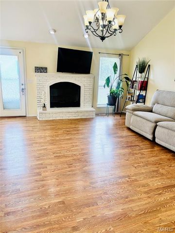 441 Slusser Lane, Florissant, MO 63031