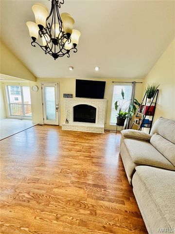 441 Slusser Lane, Florissant, MO 63031