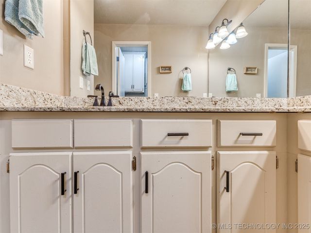 17404 S 324th East Avenue, Coweta, OK 74429