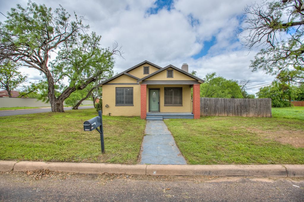 Image 1 of property listing at 1801 Childress Street, San Angelo, TX 76901