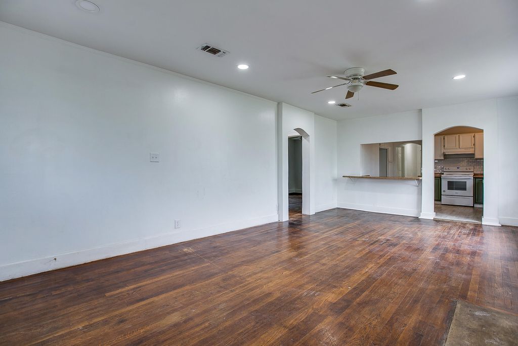 Image 12 of property listing at 1801 Childress Street, San Angelo, TX 76901