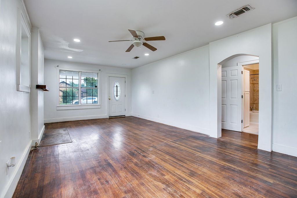 Image 13 of property listing at 1801 Childress Street, San Angelo, TX 76901