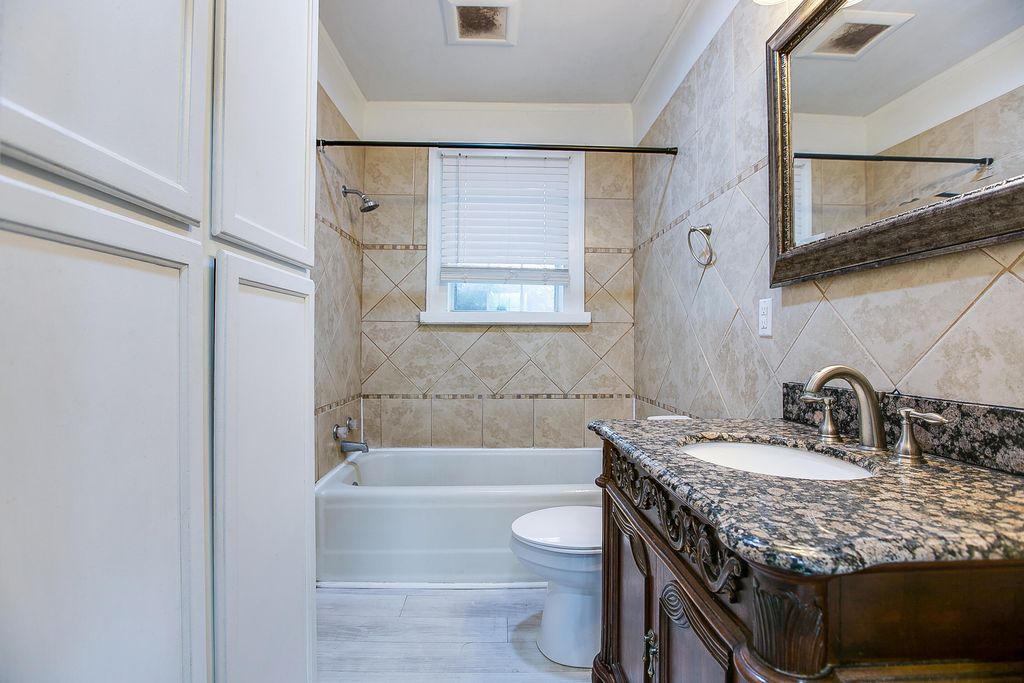 Image 3 of property listing at 1801 Childress Street, San Angelo, TX 76901