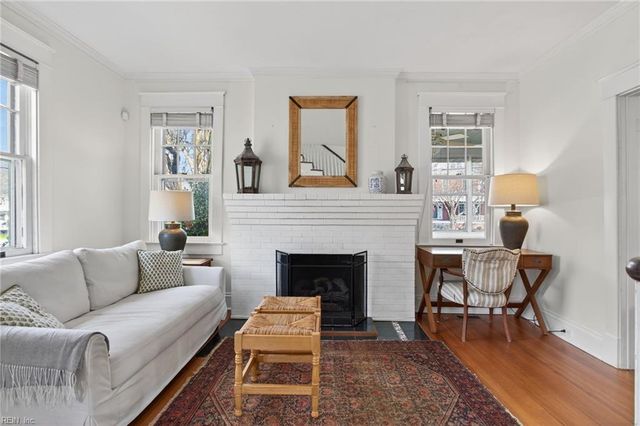 1049 Jamestown CRES, Norfolk, VA 23508