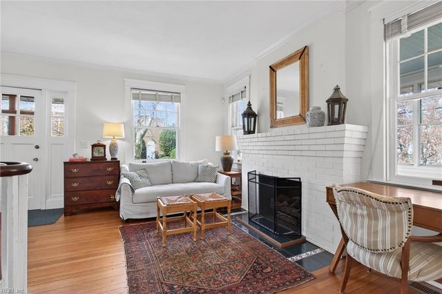 1049 Jamestown CRES, Norfolk, VA 23508