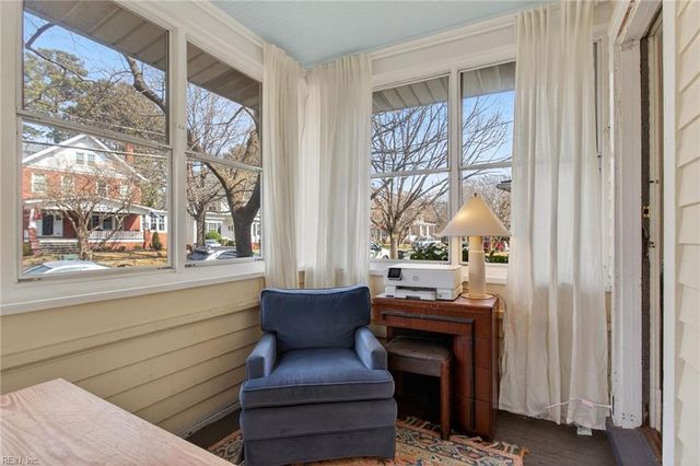 1049 Jamestown CRES, Norfolk, VA 23508