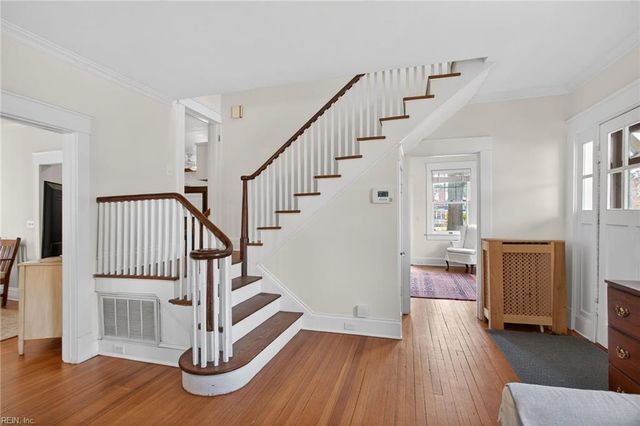 1049 Jamestown CRES, Norfolk, VA 23508