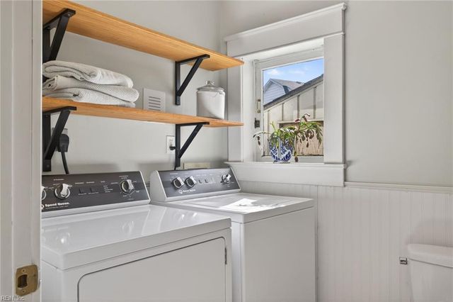 1049 Jamestown CRES, Norfolk, VA 23508