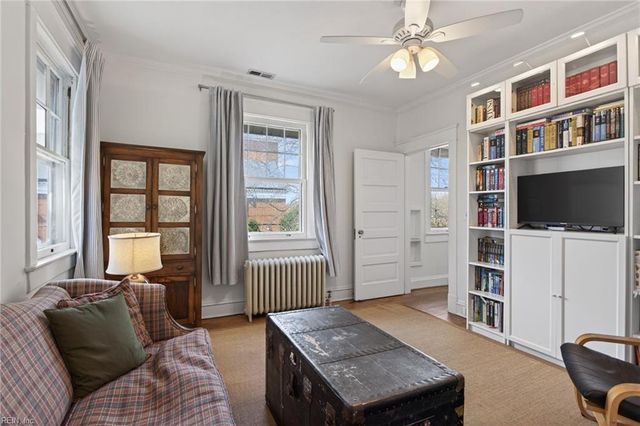 1049 Jamestown CRES, Norfolk, VA 23508