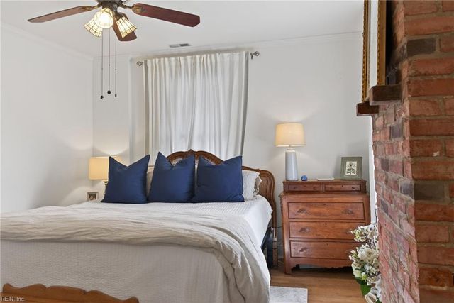 1049 Jamestown CRES, Norfolk, VA 23508