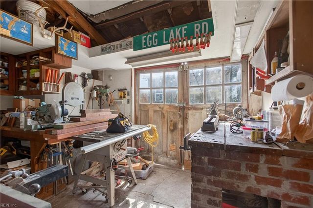 1049 Jamestown CRES, Norfolk, VA 23508