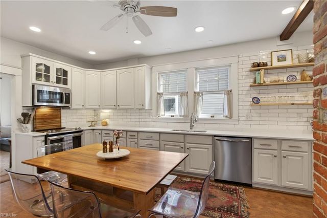 1049 Jamestown CRES, Norfolk, VA 23508