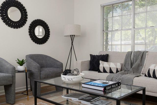 5105 Plumas LN, Austin, TX 78745