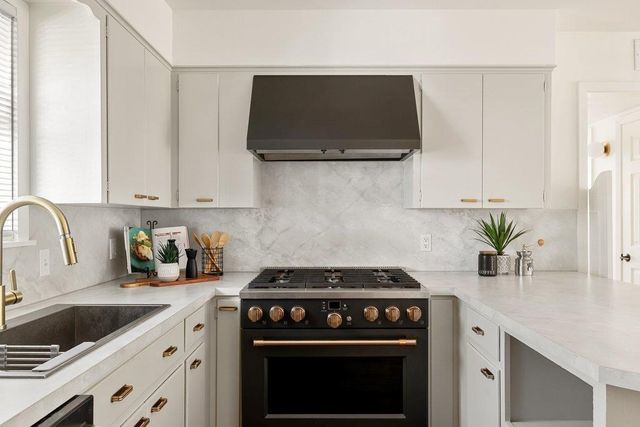 5105 Plumas LN, Austin, TX 78745