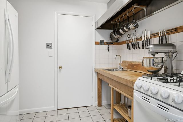 23 Ferdon Avenue, Sparkill, NY 10976