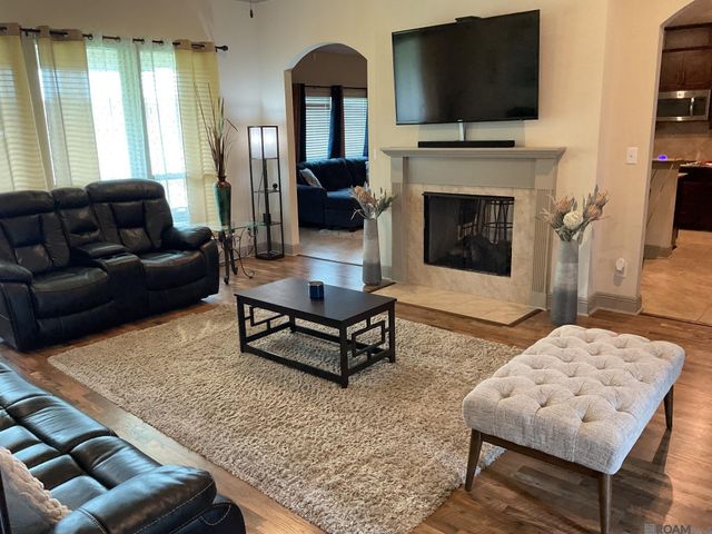33941 Kingfisher St, Denham Springs, LA 70606