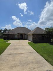33941 Kingfisher St, Denham Springs, LA 70606
