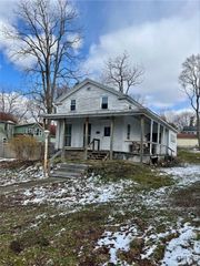 19 Academy Street, Skaneateles, NY 13152