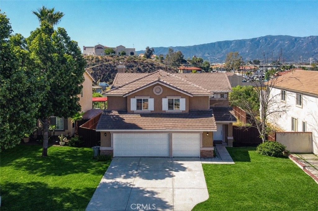 Image 2 of property listing at 31653 Canyon Estates, Lake Elsinore, CA 92532