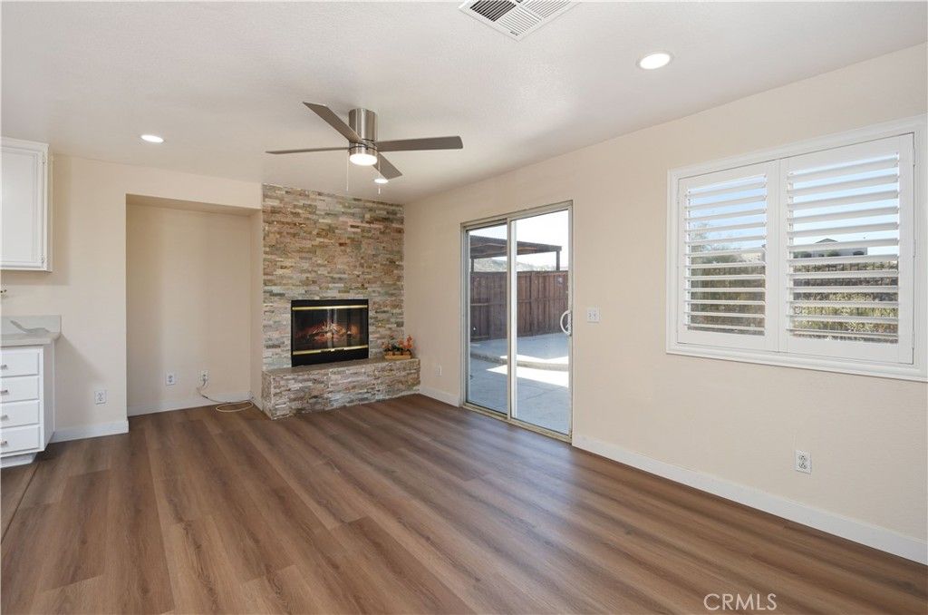 Image 8 of property listing at 31653 Canyon Estates, Lake Elsinore, CA 92532