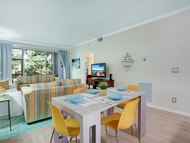 7095 Barrington CIR 6-102, Naples, FL 34108