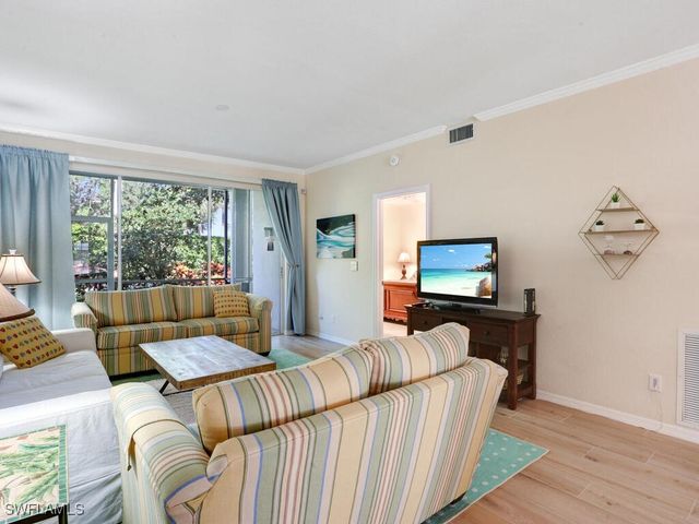 7095 Barrington CIR 6-102, Naples, FL 34108