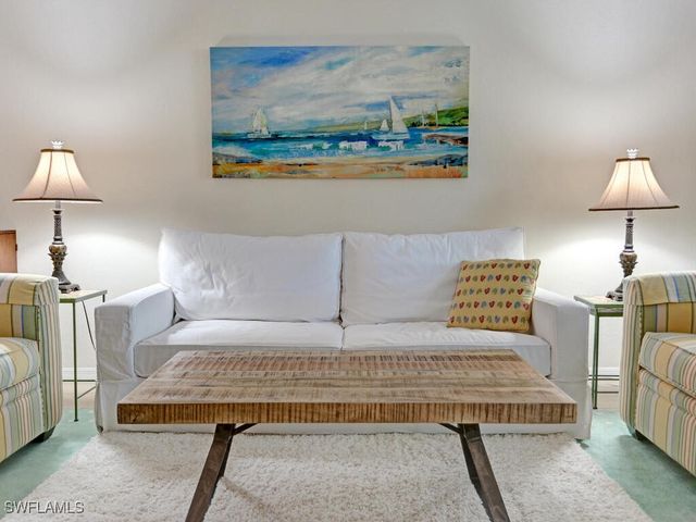 7095 Barrington CIR 6-102, Naples, FL 34108