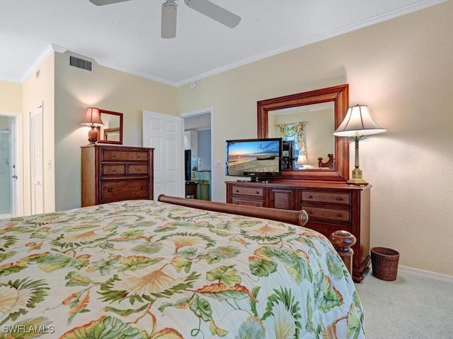 7095 Barrington CIR 6-102, Naples, FL 34108