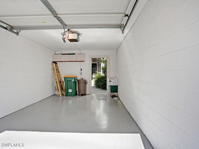 7095 Barrington CIR 6-102, Naples, FL 34108