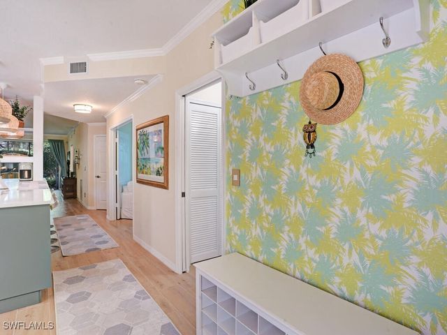 7095 Barrington CIR 6-102, Naples, FL 34108